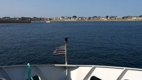 Ship with the flag of Brittany sails towards the port of Quiberon Video stock 285381129