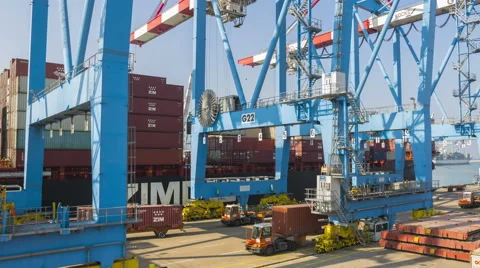 Ship Loading and unloading in Haifa Port Vidéo 45618470