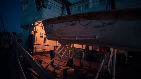 Ship Moves On The River Vidéo 75442954