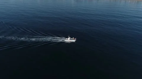 Ship in ocean Vidéo 255156392