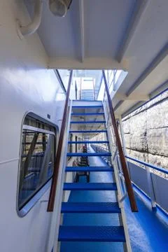 Ship passes gateways Foto stock