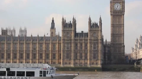 Ship passing by Big Ben 스톡 동영상 46222930