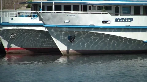 Ship at the pier Vídeos de archivo 6182421