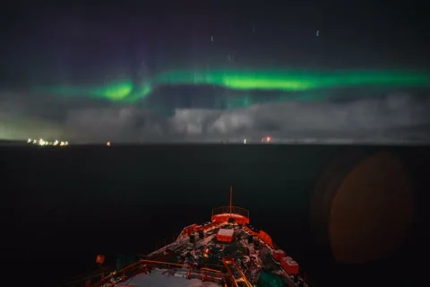 Ship plowing through brash ice Video stock 96246827