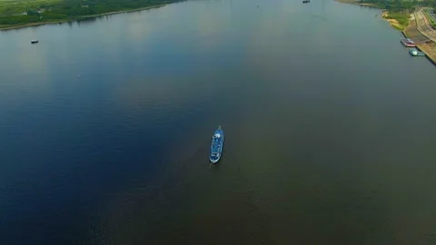 A ship on a river Video stock 130902304