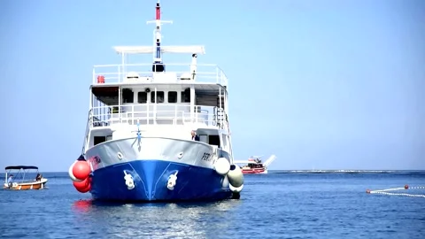 Ship Sailing In Deep Blue Waters Vídeo Stock 165106218