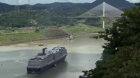 Ship sailing to Panama's Centennial Bridge Video stock 52404461