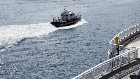 A ship sailing through the seas of Yeongdo, Busan, South Korea Видео 171549909