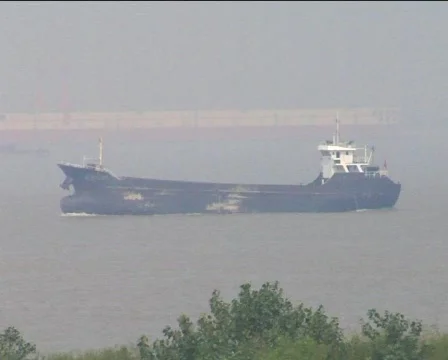 Ship sailing up the Yangzi River Stock Footage 278944