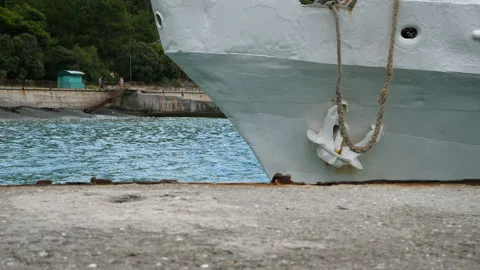 The ship sails to the pier. Stock-Footage 97351605