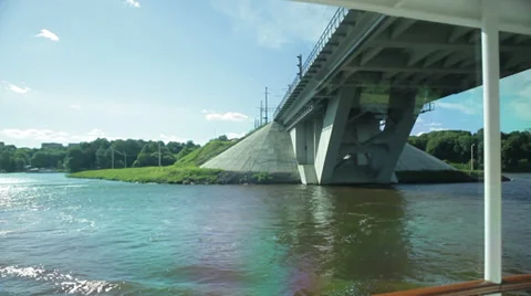 Ship sails under the bridge Stockbeeldmateriaal 35672366