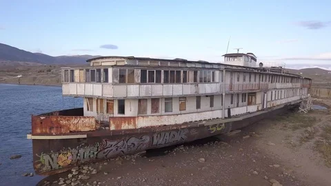 Ship on shore Video stock 100974599