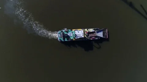 Ship trash on the river Video stock 84000193