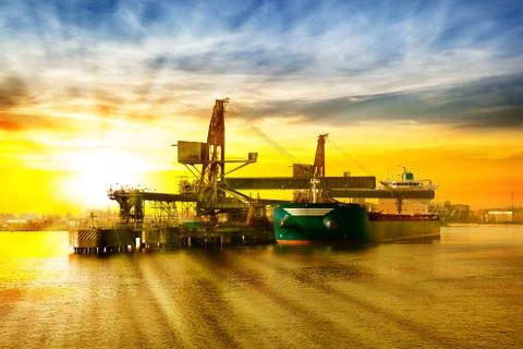 Ship under loading Foto stock