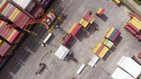 Ship unloading in port Stock Footage 168577059