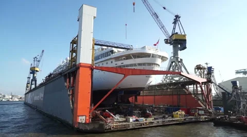 Ship at the wharf Видео 43865990