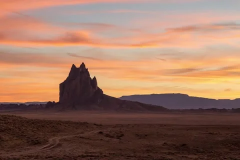Shiprock Mountain Sunset Vídeo Stock 221788816