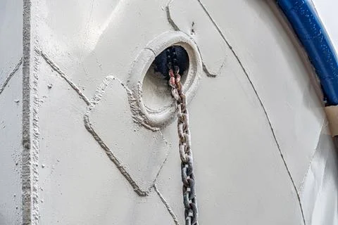 Ship's bow with anchor chains close-up Foto stock