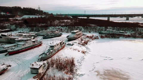 Ships fall asleep during winter Видео 143593154