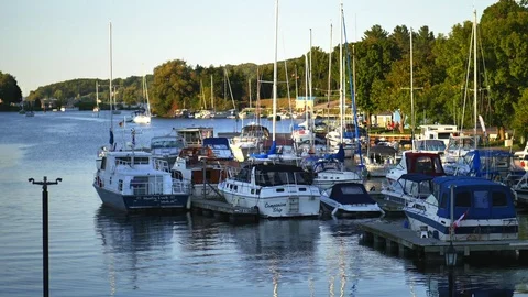 Ships in the harbor 库存影片 74503658