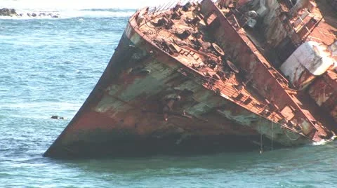 Shipwreck  Stock-Footage 11610361