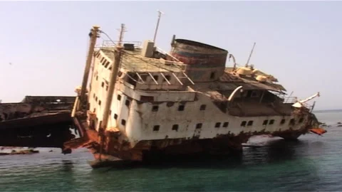 Shipwreck Over The Barrier Reef 스톡 동영상 300760272