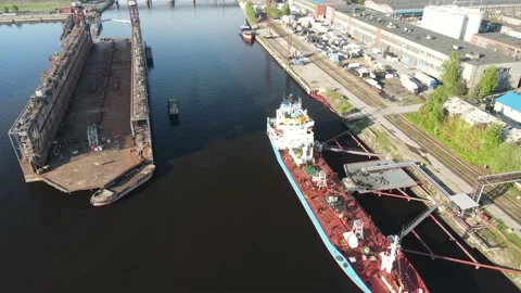 Shipyard and cargo ship Video stock 159280348