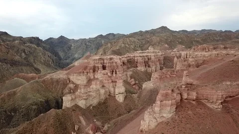 Shooting from a drone, top view of Charyn canyon. Red canyon, Martian view. Vídeos de archivo 97357408