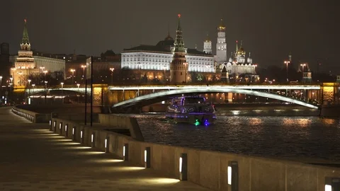 Shooting a Night view of the Russian Kremlin on the river bank Stock Footage 89524649