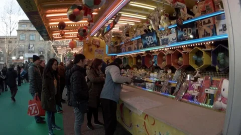 Shooting range in an amusement park 動画素材 82762725