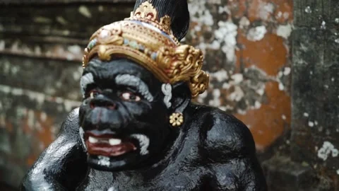 Shooting the statue with a broken wall in the background. Stock Footage 155360207