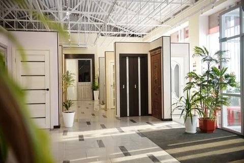 Shop window of interroom doors. a large selection of interior doors for the h Stock Photos