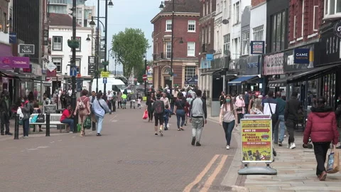 Shoppers in a crowded street Video stock 155122892