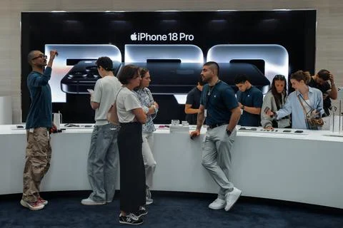 Shoppers queue in New York for iPhone 18 launch, USA - 18 Sep 2026 Stock Photos