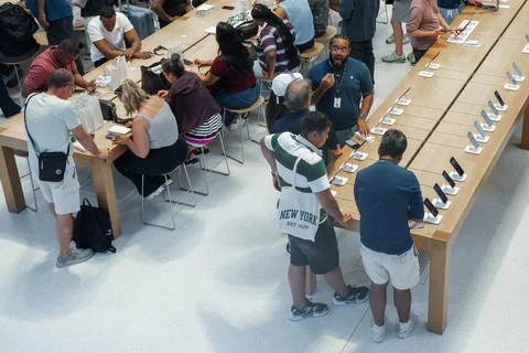 Shoppers queue in New York for iPhone 18 launch, USA - 18 Sep 2026 Stock Photos
