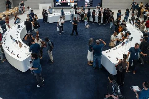 Shoppers queue in New York for iPhone 18 launch, USA - 18 Sep 2026 Stock Photos