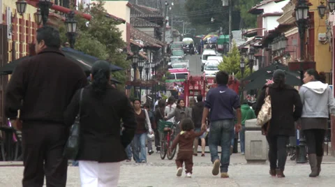 Shoppers walking Stock Footage 39355433