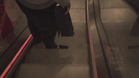 Shopping center escalator. Stockbeeldmateriaal 97541722