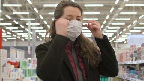 Shopping during virus outbreak 스톡 동영상 127661290