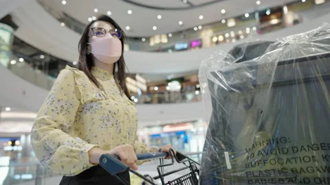 Shopping Video stock 163825274