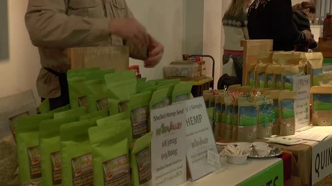 Shopping Hemp Hearts Explained 스톡 동영상 99429531