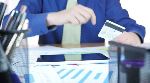 Shopping Via Internet 動画素材 64052383