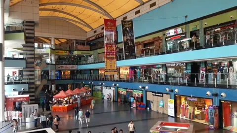 Shopping at mall 스톡 동영상 148488127