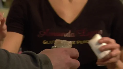 Shopping The Sample Dip 스톡 동영상 99463780