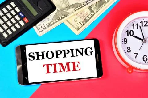 Shopping time. Text message on the smartphone screen. Stock-Fotos