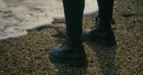 Shore And Boots 動画素材 284742753