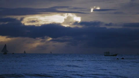 Shore Break Tilt Down of dark blue sea  - Peroba Beach Ceará Brazil Vidéo 151989300