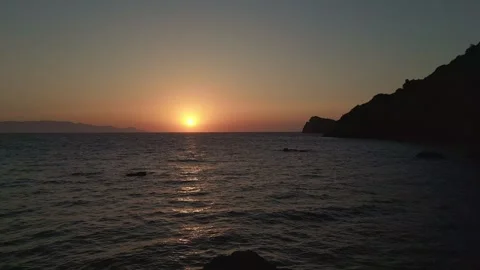 Shore clean sky dusk tracking shot 库存影片 252206143