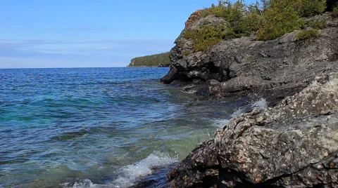Shoreline of the Bruce Peninsula Vídeo Stock 64411408