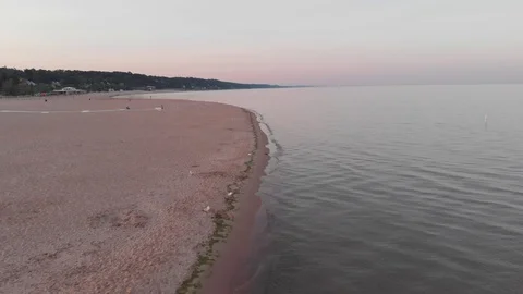 Shoreline Flyover 動画素材 91688934